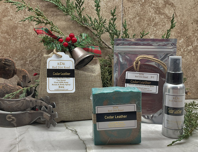 <center>Cedar Leather<br> <small><small>Christmas Gift Bag</small></small>