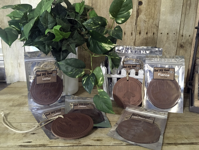<center>Mahogany Coconut<br> <small><small>Leather Car Scent</small></small>